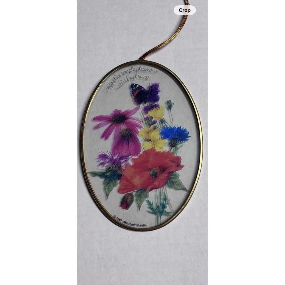 VINTAGE AVON MARJOLEIN BASTIN FLORAL SUNCATCHER 1997  5.5" x 4" Victorian